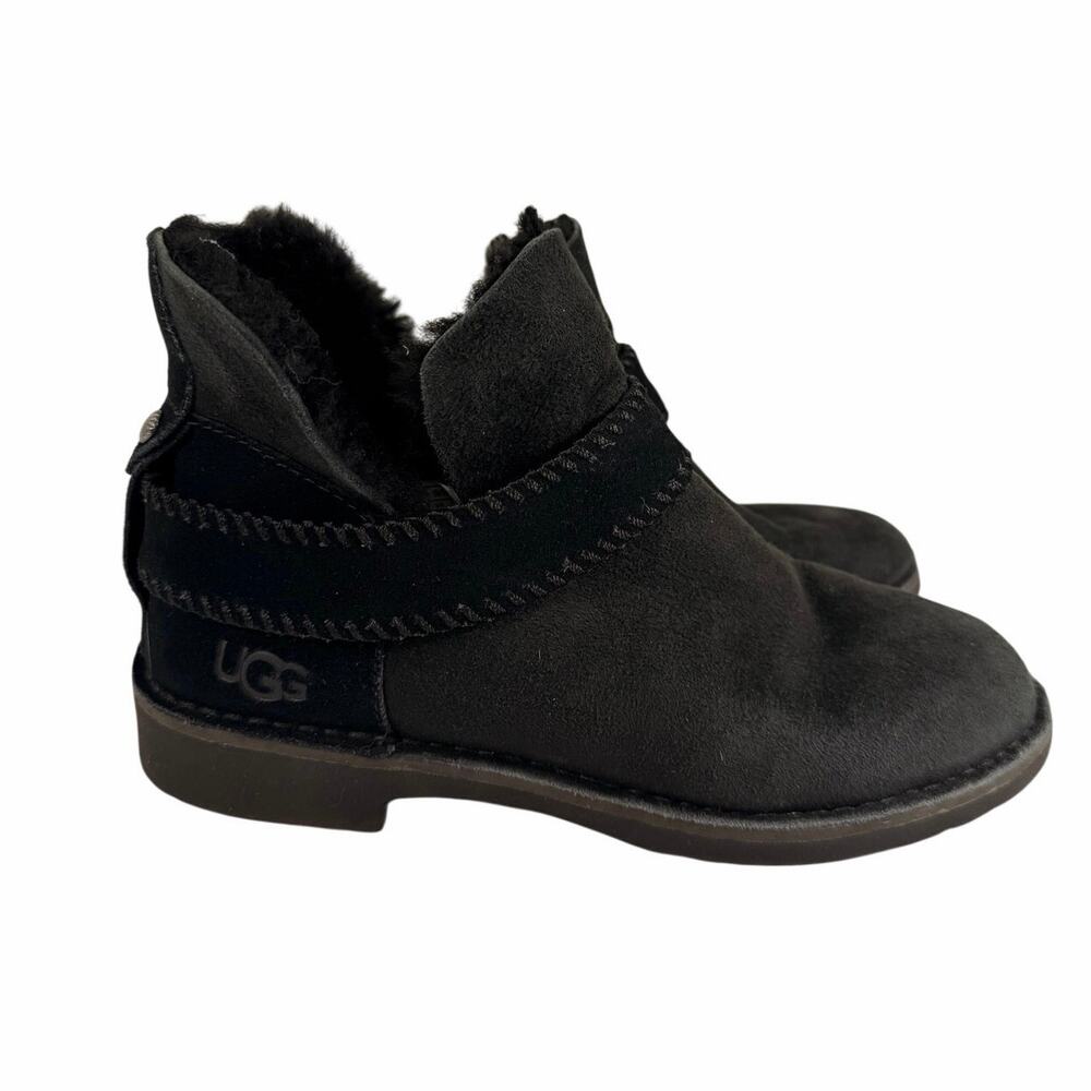 UGG McKay Black Suede Sheepskin Lined Ankle Boots Booties Size 8